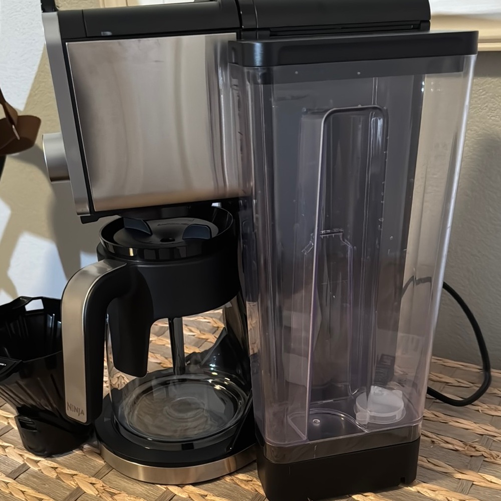 Ninja CFP500 Series regular or specialty Coffee Maker in Black - Picture 5 of 6